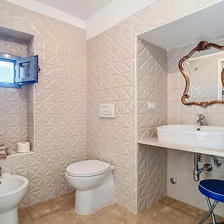 Al Torrione 1 Apartment *